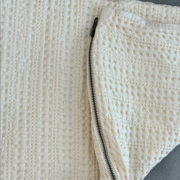 Pottery Barn Honeycomb Waffle Textured Cotton Pillow Cover 16x26" Ivory - Picture 9 of 9